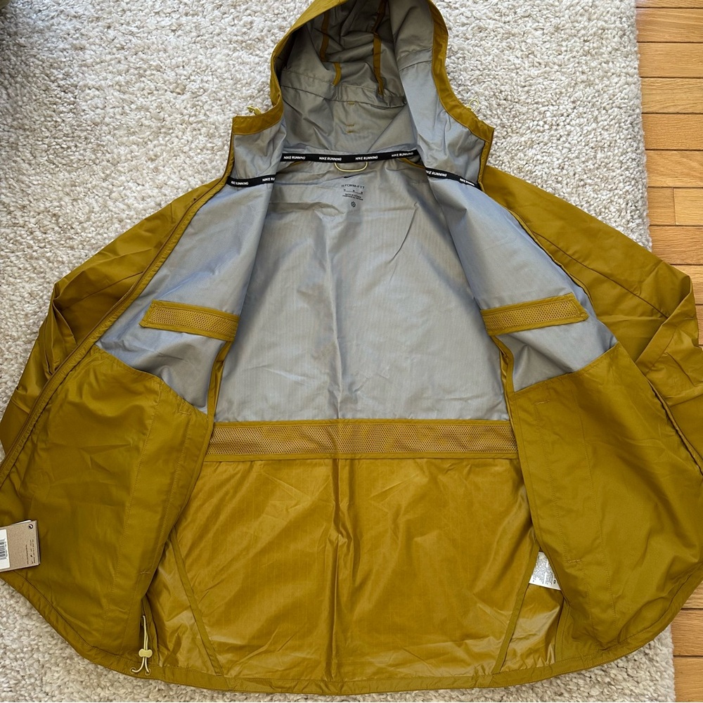 Nike Men's Running Jacket Windrunner Storm-FIT - Picture 3 of 7